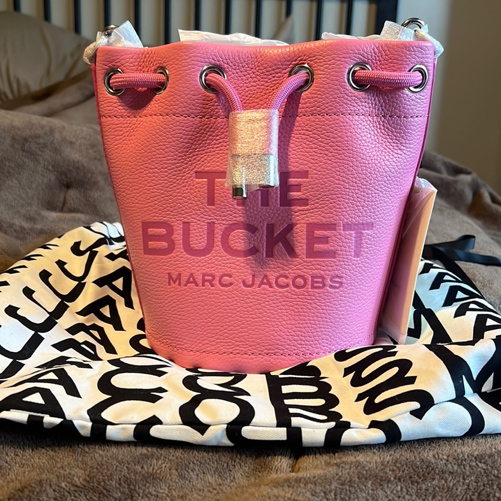 Marc Jacob Leather Bucket Bag Candy Pink BRAND NEW w/TAGS $400